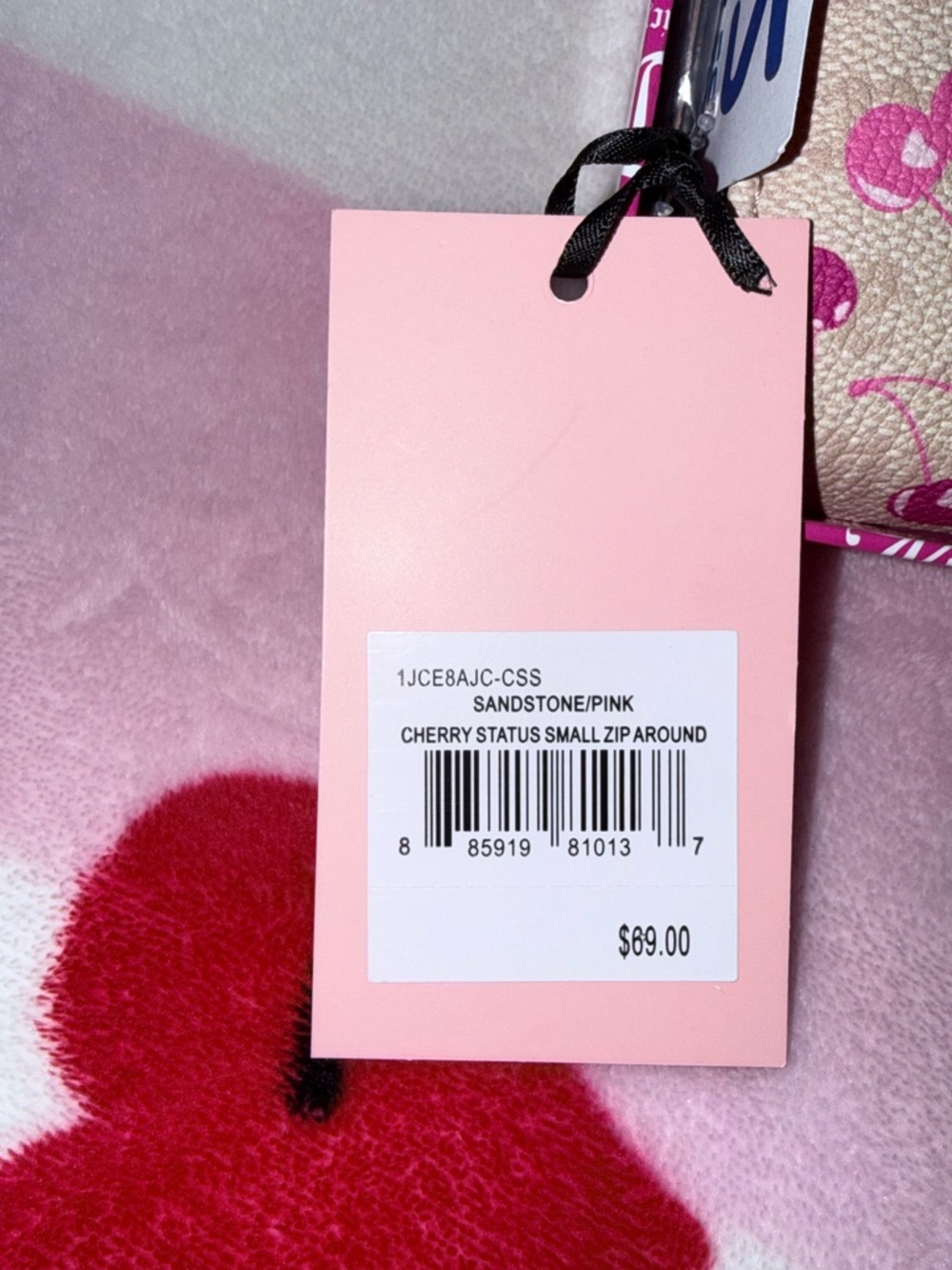 NWT Juicy Couture Cherry 🍒 Status Small Zip-Around Wallet in Sandstone/Pink - Picture 2 of 3